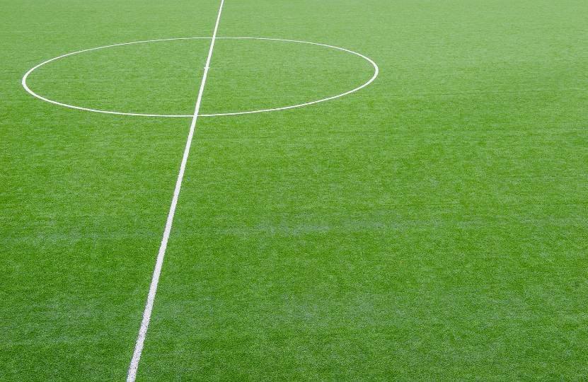 pasto sintético para canchas de fútbol